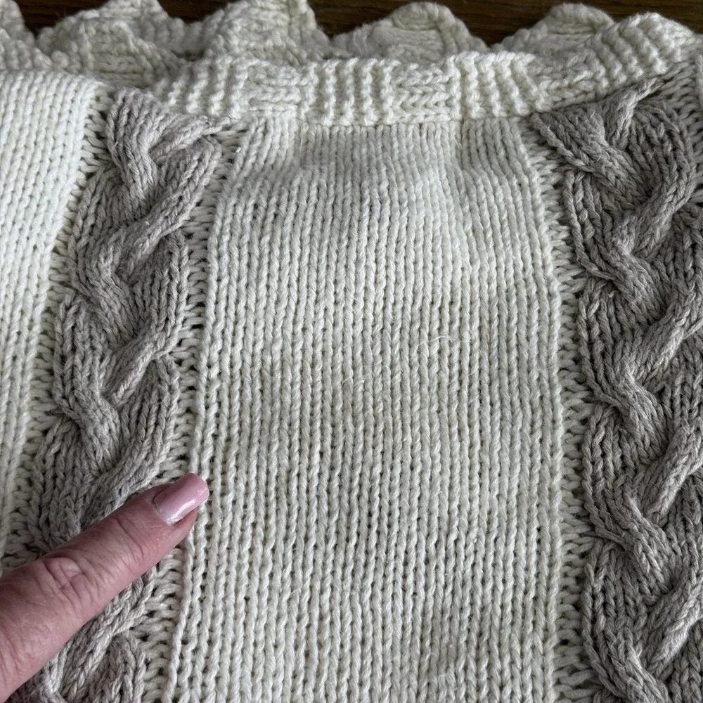 Yarnworks Hand Knit Floral Cable Knit Sweater Medium‎ Cottagecore